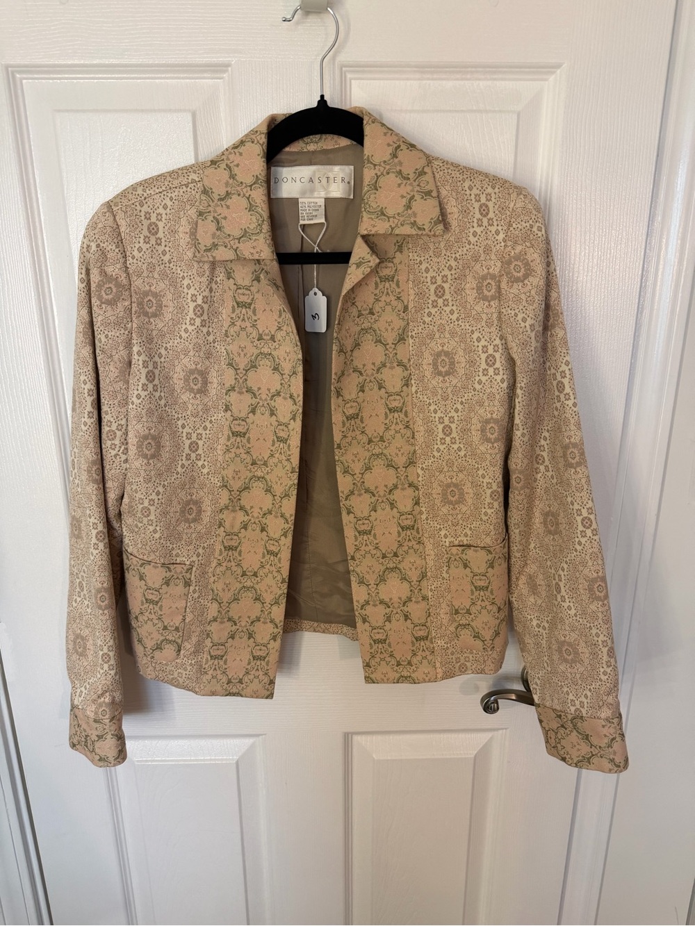 Doncaster Vintage Women's Beige & Green Patterned Jacket Size 6